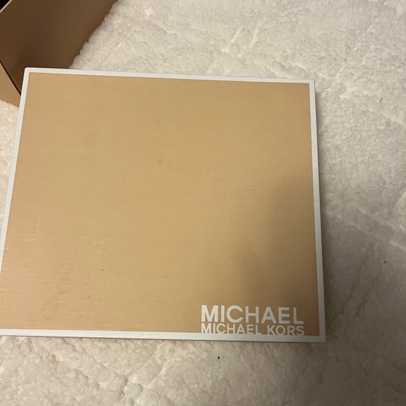 Used like new Michael Kores high heals - Picture 4 of 4